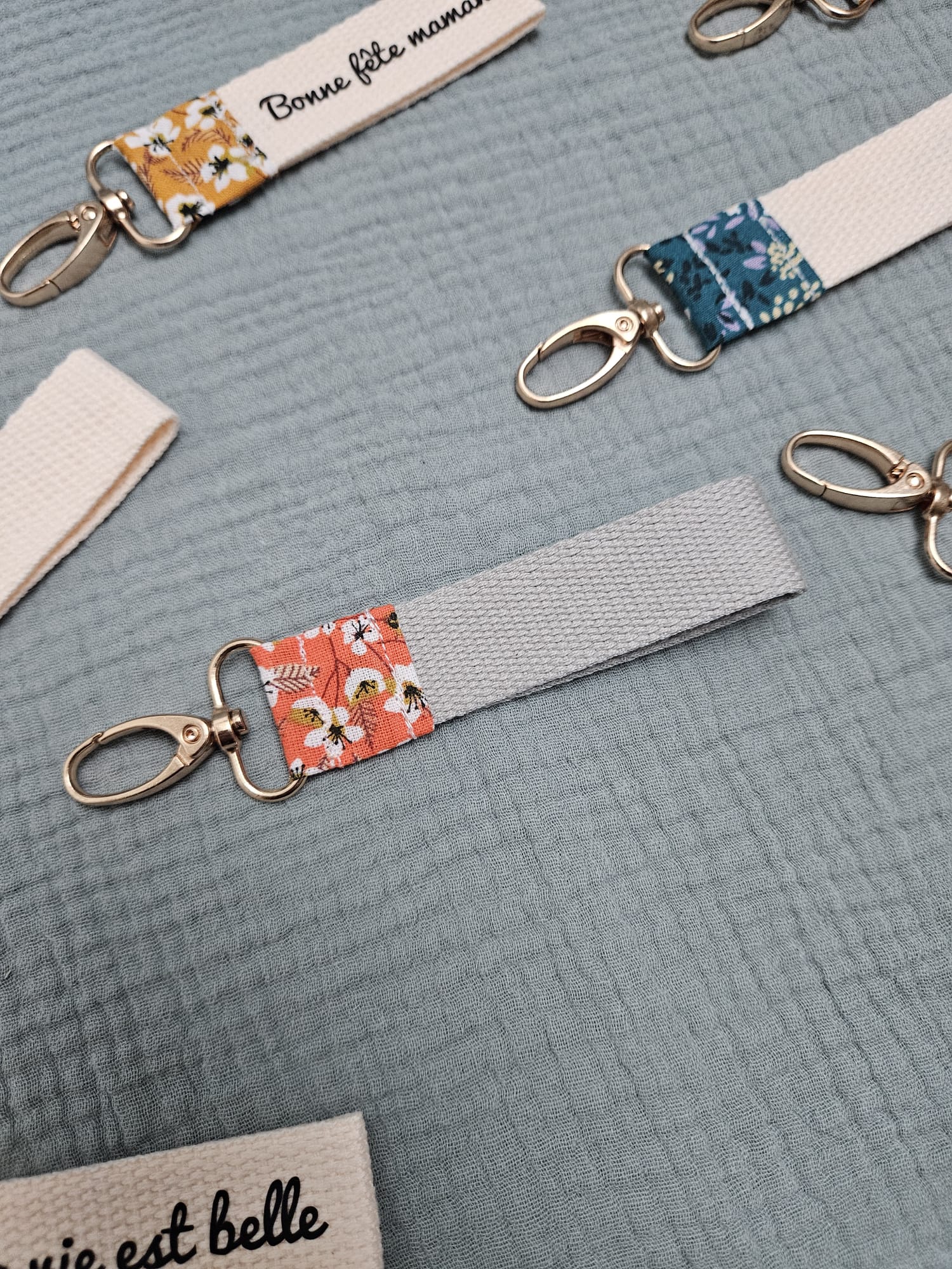Porte clés à personnaliser, en tissu à motifs "Miyu orange" et sangle grise
